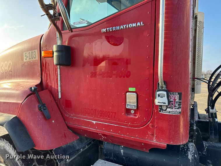 image for item NM9126 2006 International Paystar 5600i  ready mix truck