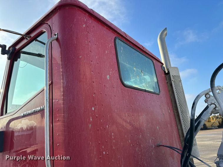 image for item NM9126 2006 International Paystar 5600i  ready mix truck