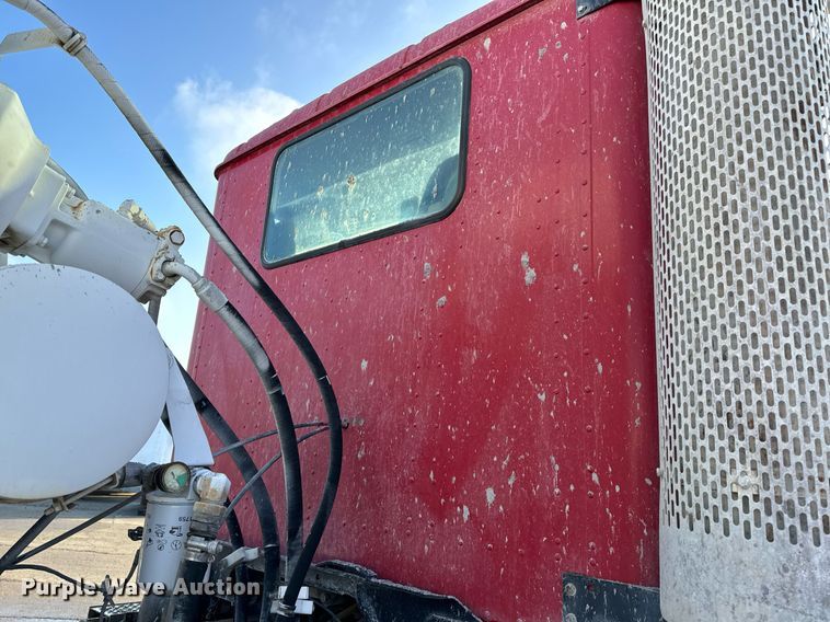 image for item NM9126 2006 International Paystar 5600i  ready mix truck