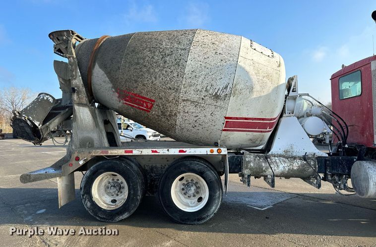 image for item NM9126 2006 International Paystar 5600i  ready mix truck