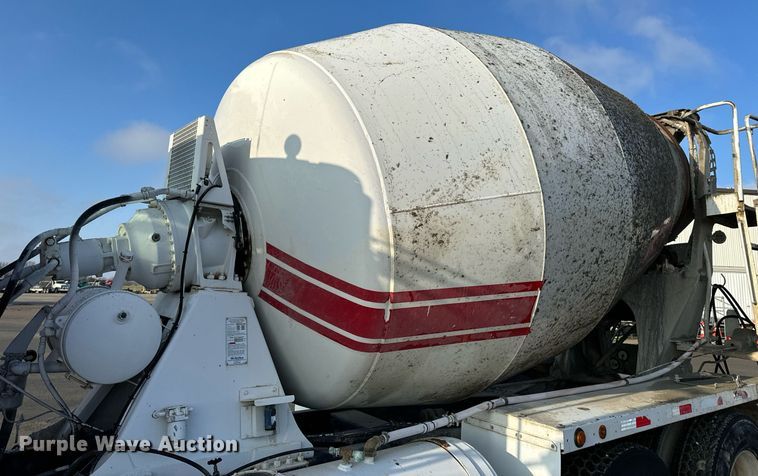 image for item NM9126 2006 International Paystar 5600i  ready mix truck