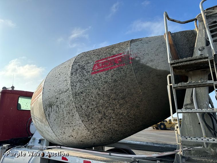 image for item NM9126 2006 International Paystar 5600i  ready mix truck