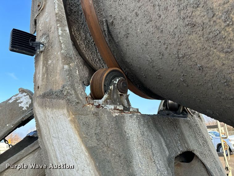 image for item NM9126 2006 International Paystar 5600i  ready mix truck