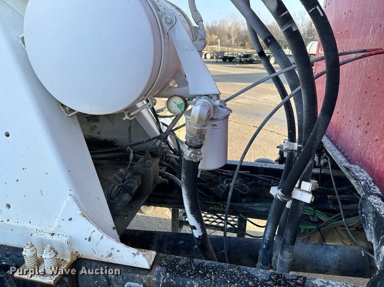 image for item NM9126 2006 International Paystar 5600i  ready mix truck