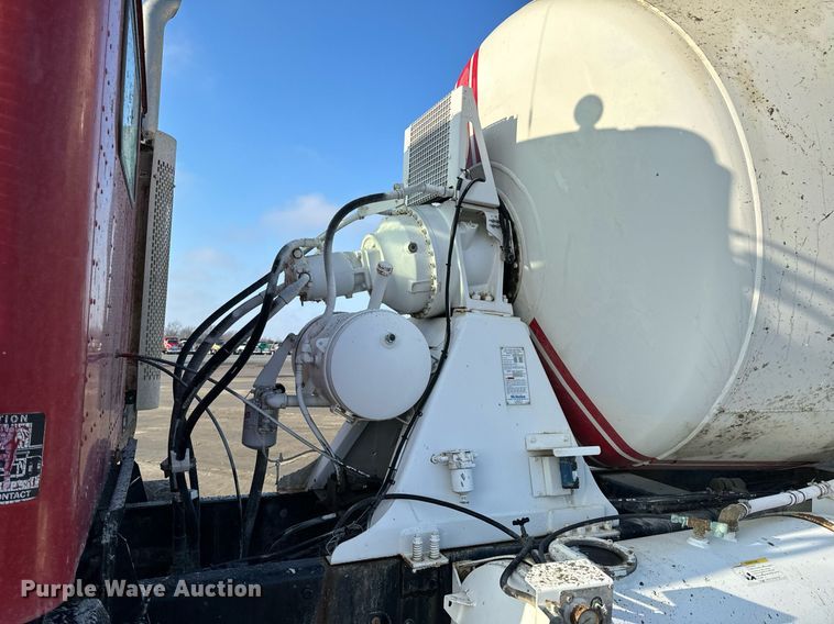 image for item NM9126 2006 International Paystar 5600i  ready mix truck