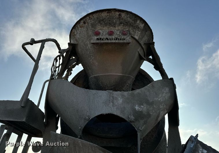 image for item NM9126 2006 International Paystar 5600i  ready mix truck