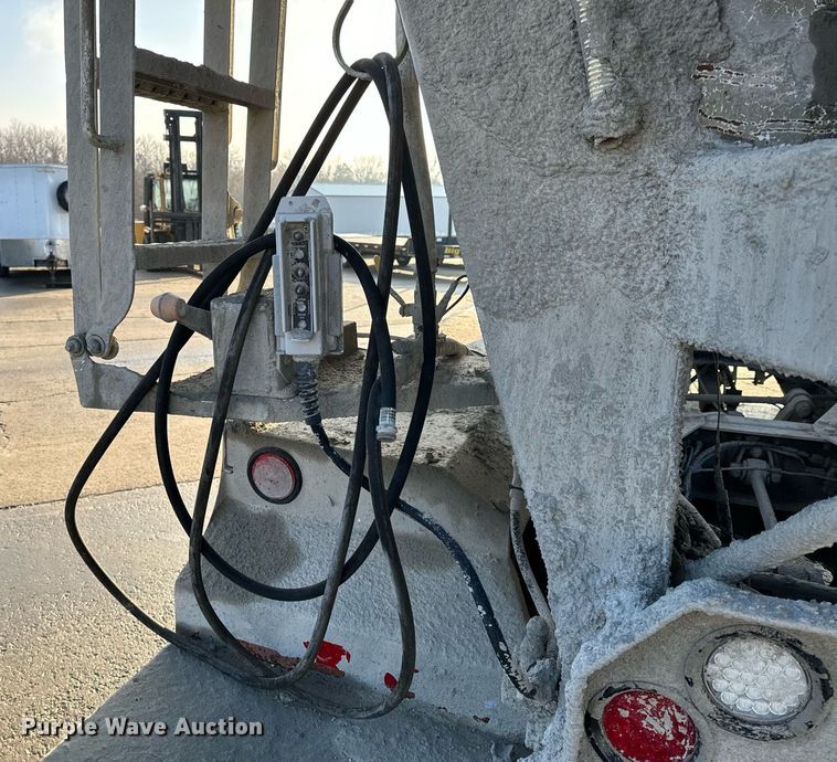 image for item NM9126 2006 International Paystar 5600i  ready mix truck