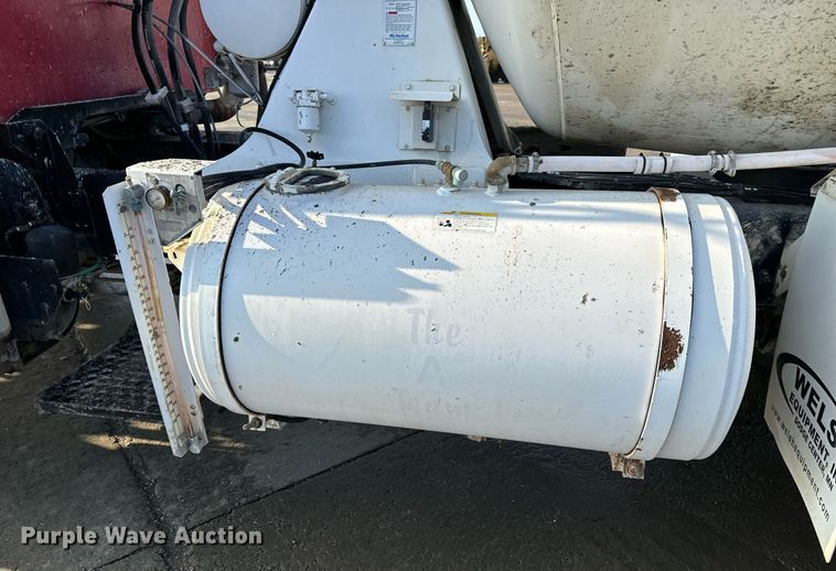 image for item NM9126 2006 International Paystar 5600i  ready mix truck