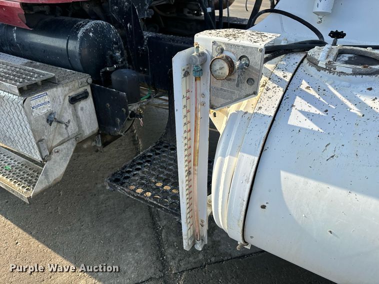 image for item NM9126 2006 International Paystar 5600i  ready mix truck