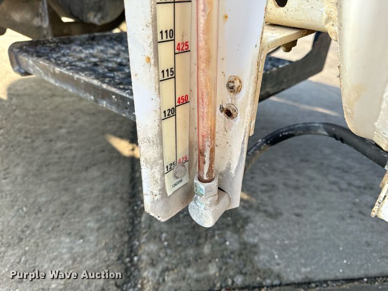 image for item NM9126 2006 International Paystar 5600i  ready mix truck