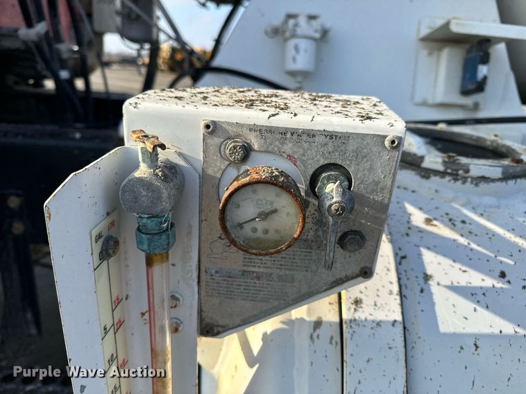 image for item NM9126 2006 International Paystar 5600i  ready mix truck