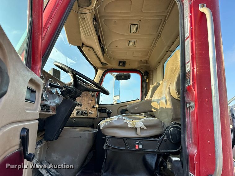 image for item NM9126 2006 International Paystar 5600i  ready mix truck