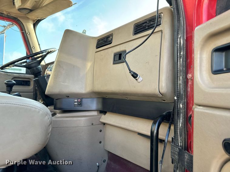 image for item NM9126 2006 International Paystar 5600i  ready mix truck