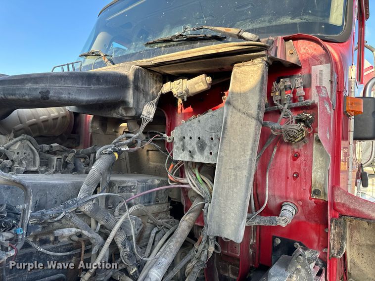 image for item NM9126 2006 International Paystar 5600i  ready mix truck