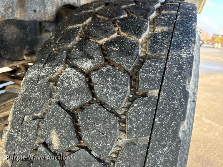 image for item NM9126 2006 International Paystar 5600i  ready mix truck