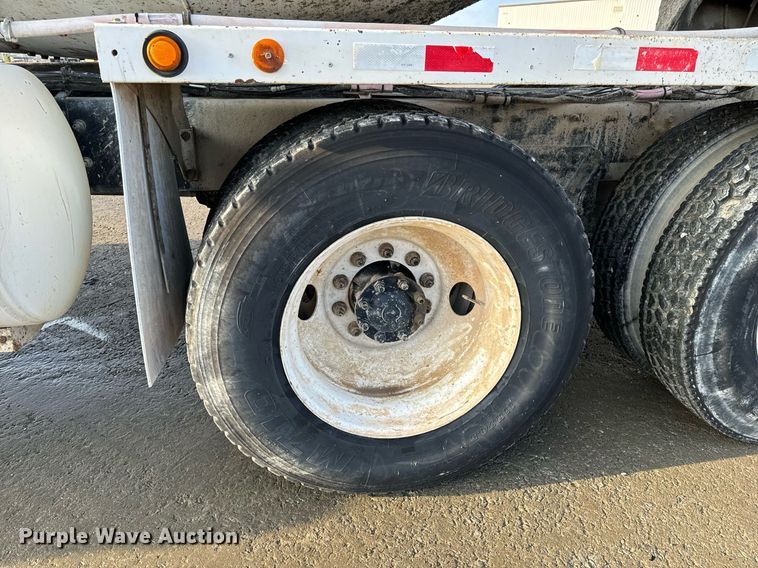 image for item NM9126 2006 International Paystar 5600i  ready mix truck