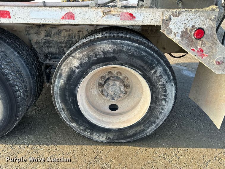 image for item NM9126 2006 International Paystar 5600i  ready mix truck