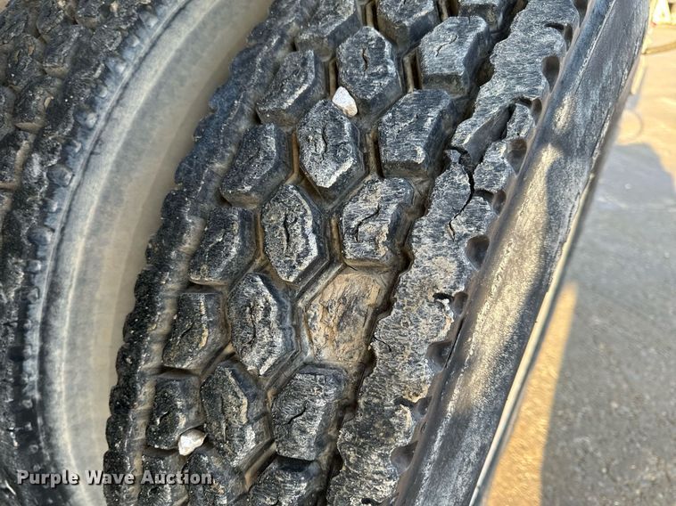 image for item NM9126 2006 International Paystar 5600i  ready mix truck