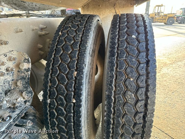 image for item NM9126 2006 International Paystar 5600i  ready mix truck