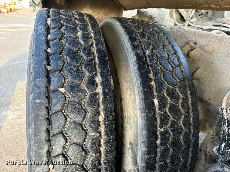 image for item NM9126 2006 International Paystar 5600i  ready mix truck