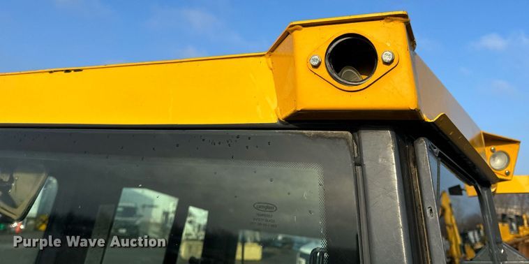 image for item NM9127 2014 John Deere 755k  track loader