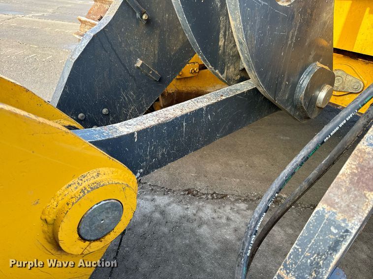 image for item NM9127 2014 John Deere 755k  track loader