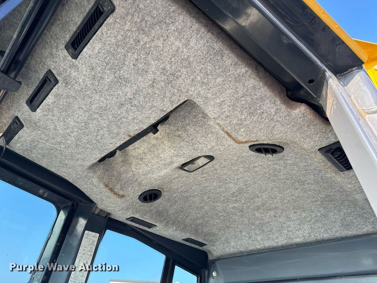 image for item NM9127 2014 John Deere 755k  track loader