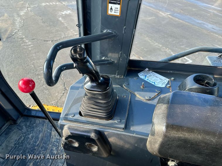 image for item NM9127 2014 John Deere 755k  track loader