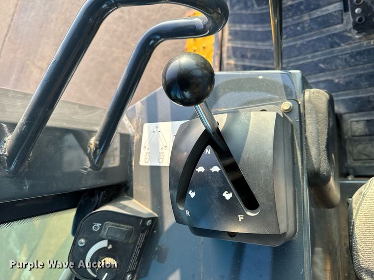 image for item NM9127 2014 John Deere 755k  track loader