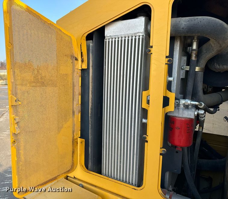 image for item NM9127 2014 John Deere 755k  track loader