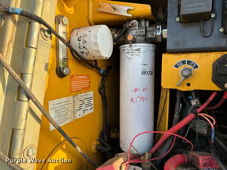 image for item NM9127 2014 John Deere 755k  track loader