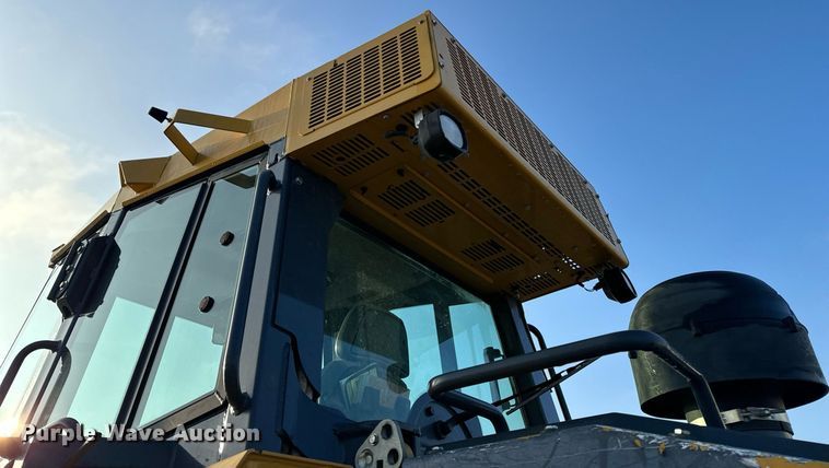 image for item NM9127 2014 John Deere 755k  track loader