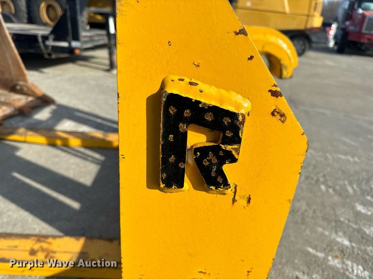 image for item NM9127 2014 John Deere 755k  track loader