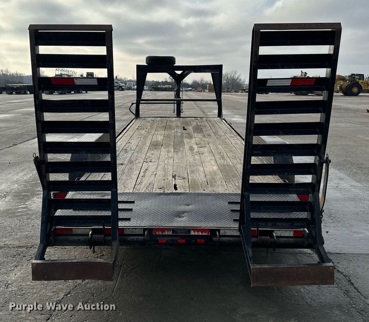 image for item NM9131 2009 Trailerman CSG7202S14  equipment trailer