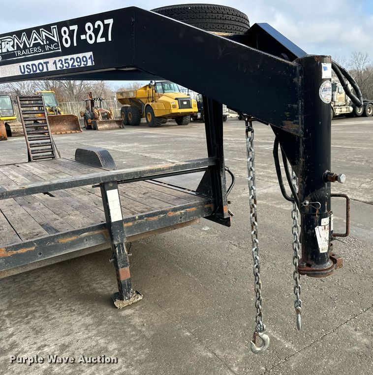 image for item NM9131 2009 Trailerman CSG7202S14  equipment trailer