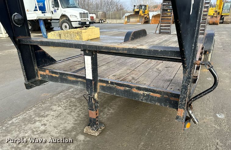 image for item NM9131 2009 Trailerman CSG7202S14  equipment trailer