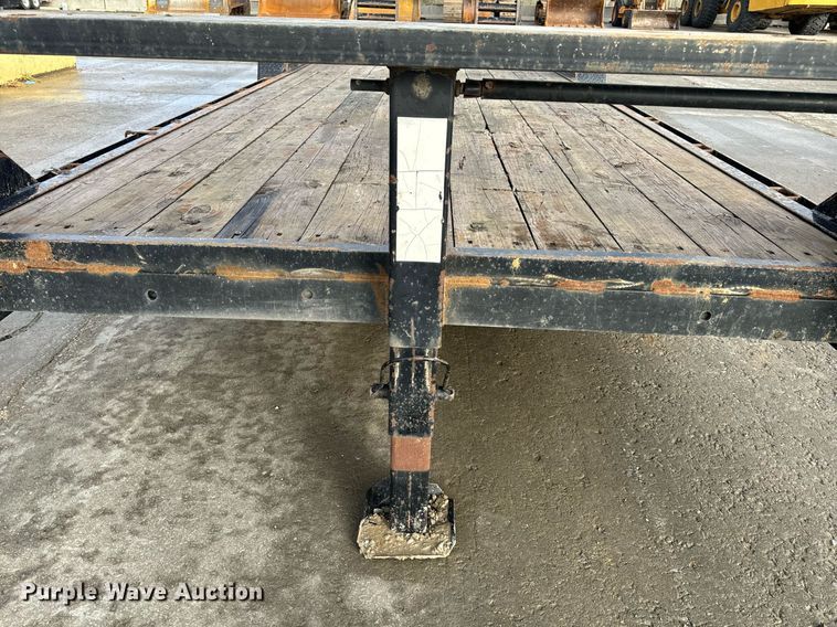 image for item NM9131 2009 Trailerman CSG7202S14  equipment trailer