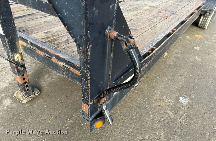 image for item NM9131 2009 Trailerman CSG7202S14  equipment trailer