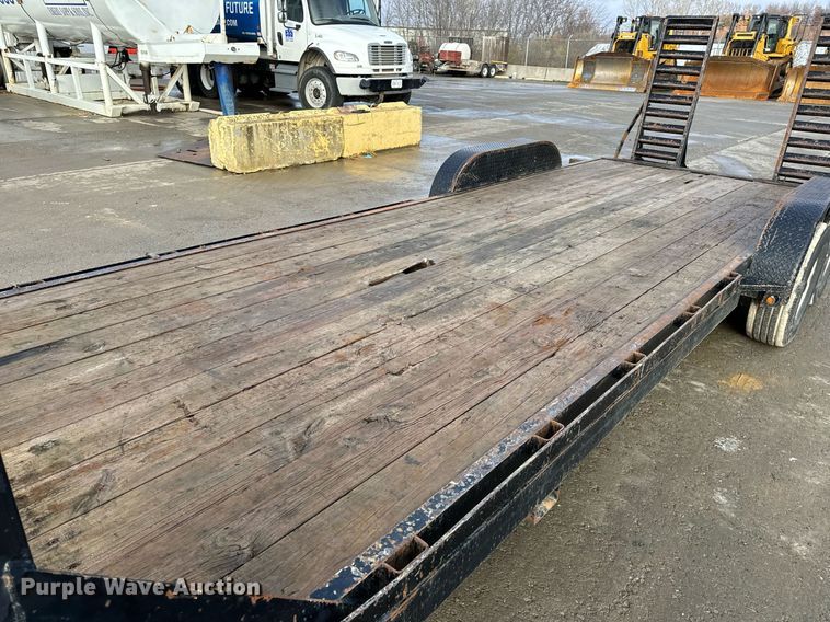 image for item NM9131 2009 Trailerman CSG7202S14  equipment trailer