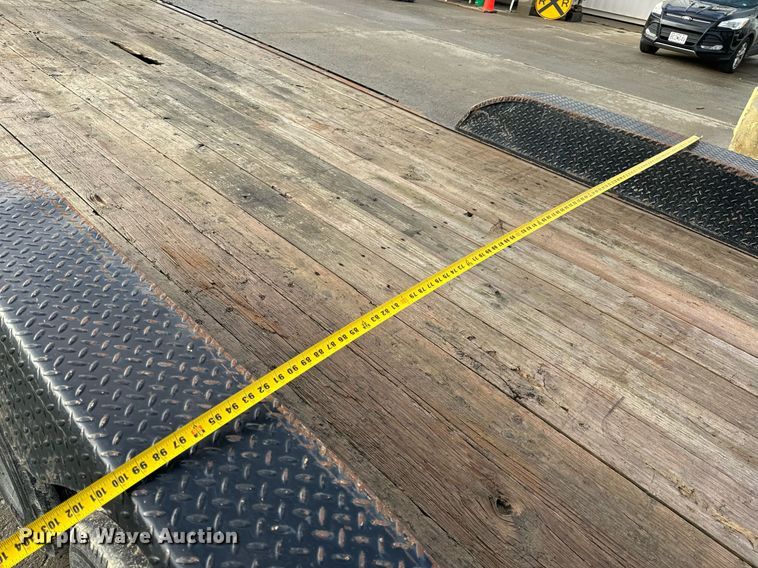 image for item NM9131 2009 Trailerman CSG7202S14  equipment trailer