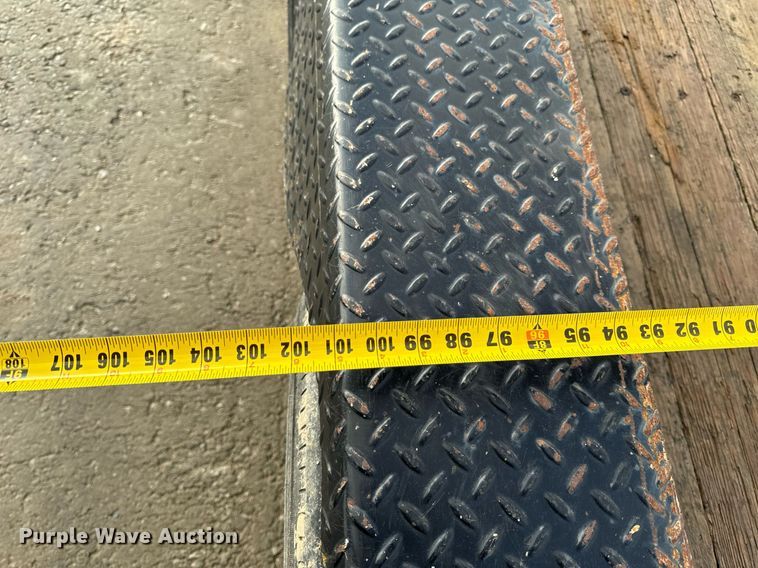 image for item NM9131 2009 Trailerman CSG7202S14  equipment trailer