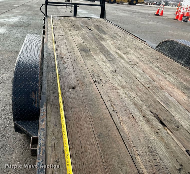 image for item NM9131 2009 Trailerman CSG7202S14  equipment trailer