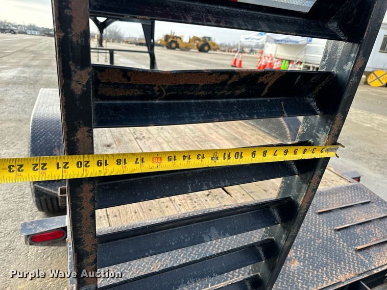 image for item NM9131 2009 Trailerman CSG7202S14  equipment trailer