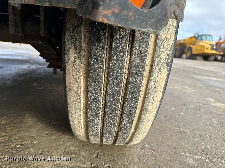 image for item NM9131 2009 Trailerman CSG7202S14  equipment trailer