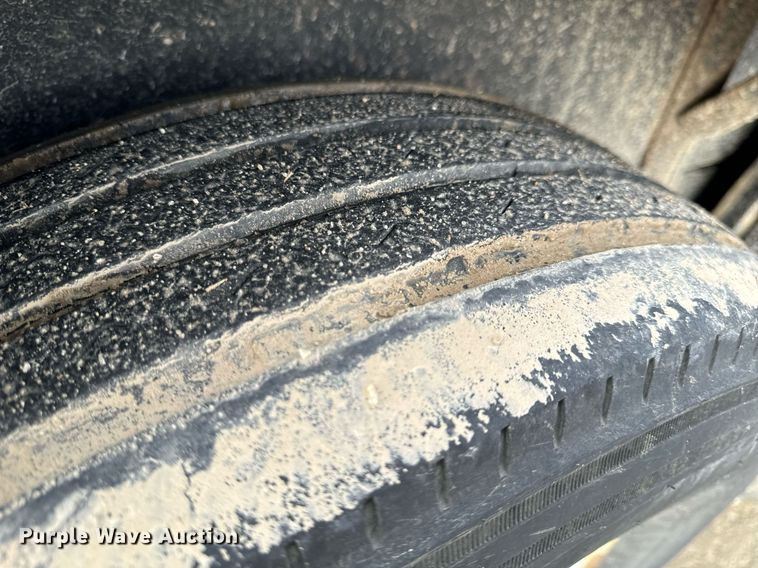 image for item NM9131 2009 Trailerman CSG7202S14  equipment trailer