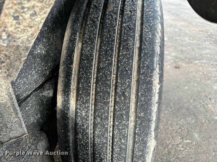 image for item NM9131 2009 Trailerman CSG7202S14  equipment trailer