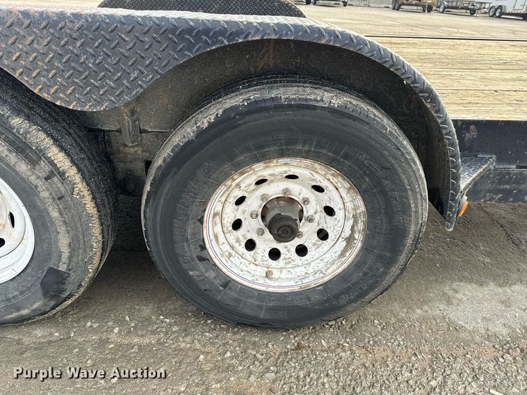 image for item NM9131 2009 Trailerman CSG7202S14  equipment trailer