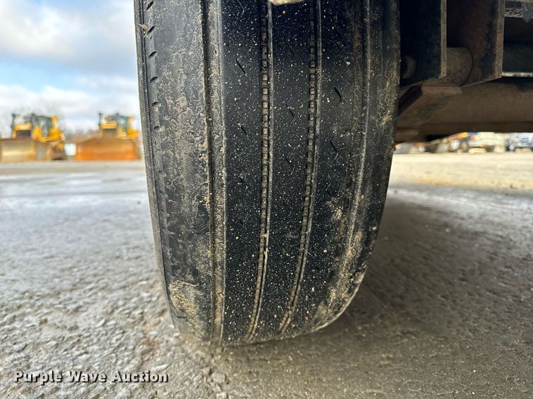 image for item NM9131 2009 Trailerman CSG7202S14  equipment trailer