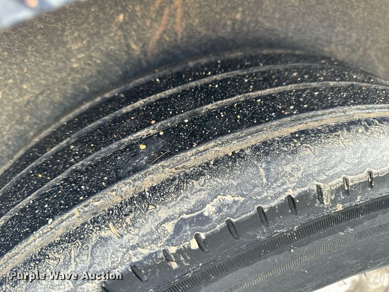 image for item NM9131 2009 Trailerman CSG7202S14  equipment trailer