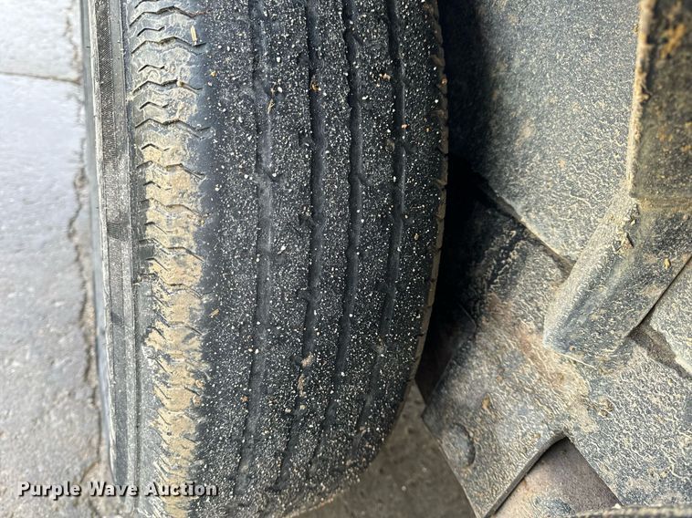 image for item NM9131 2009 Trailerman CSG7202S14  equipment trailer